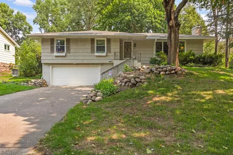 6317 Peacedale Ave, Edina, MN 55424
