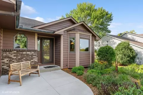 732 Caribou Ln, Eagan, MN 55123 photo 2