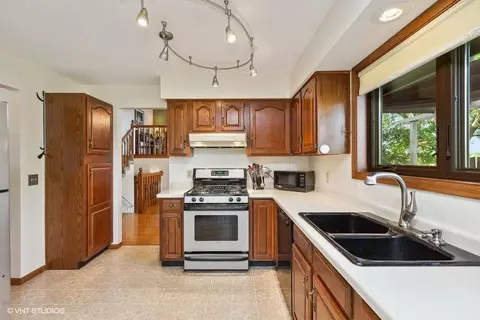 732 Caribou Ln, Eagan, MN 55123 photo 4