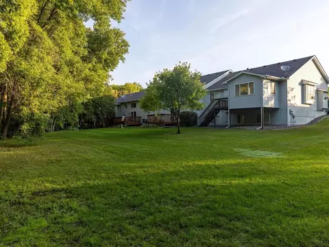 323 Creekside Dr, Buffalo, MN 55313