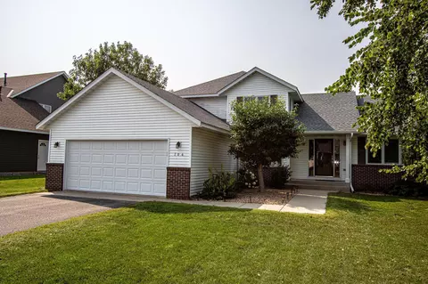 704 Eastridge Dr, Northfield, MN 55057