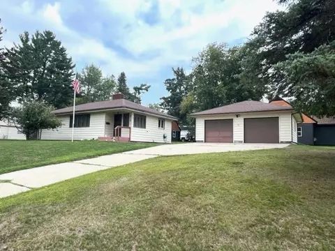 812 NW 8th Ave, Grand Rapids, MN 55744