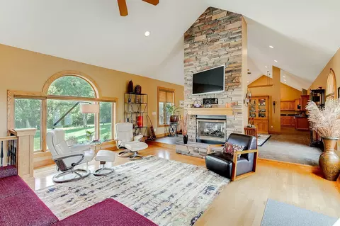 440 Saint Paul Ave, Faribault, MN 55021 photo 9