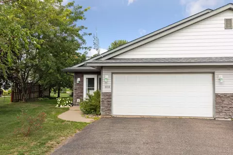 1110 Hidden Ln, New Richmond, WI 54017