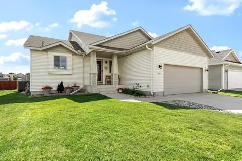 1066 Voyageur St, Saint Cloud, MN 56303