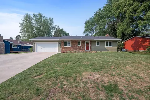 6265 Linden Rd, Woodbury, MN 55125