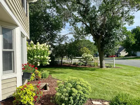 3930 Canter Glen Dr, Eagan, MN 55123 photo 3