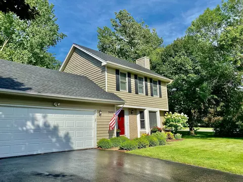 3930 Canter Glen Dr, Eagan, MN 55123 photo 2