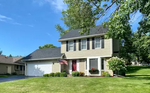 3930 Canter Glen Dr, Eagan, MN 55123
