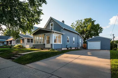 965 Mclean Ave, Saint Paul, MN 55106