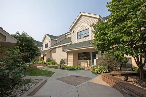 7610 York Ave S #3208, Edina, MN 55435