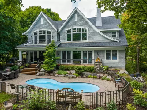 501 Big Woods Blvd, Chanhassen, MN 55317