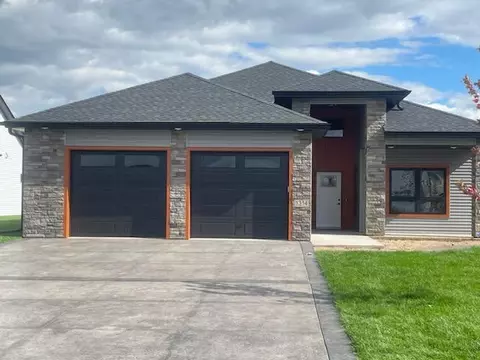 1314 Tiger Ct NE, Isanti, MN 55040