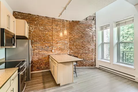 182 Mackubin St #4, Saint Paul, MN 55102