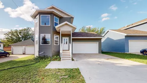206 W Main St, Dodge Center, MN 55927