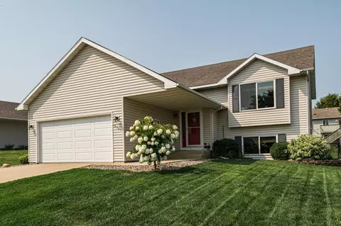2741 Kenosha Ln NW, Rochester, MN 55901