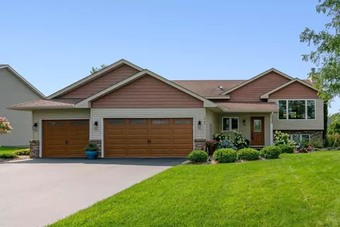1065 Sparrow Rd, Waconia, MN 55387