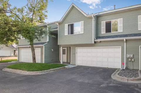 8797 Norway St NW, Coon Rapids, MN 55433