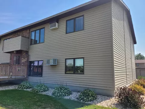 612 7th St NE #5, Pipestone, MN 56164