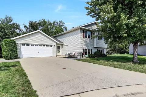 657 Oriole Ln, Eden Valley, MN 55329