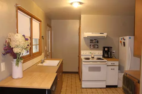 1827 15th St E, Glencoe, MN 55336 photo 4