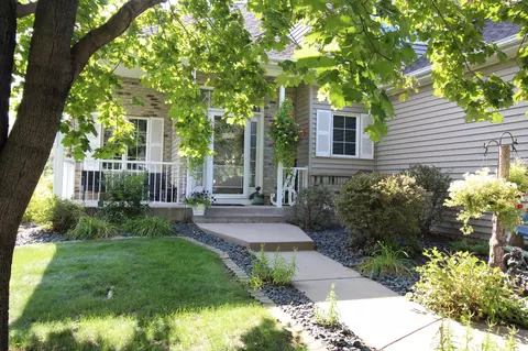 4047 Starling Dr, Hastings, MN 55033