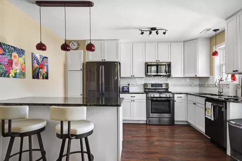 3046 Timberwood Trl, Eagan, MN 55121 photo 4