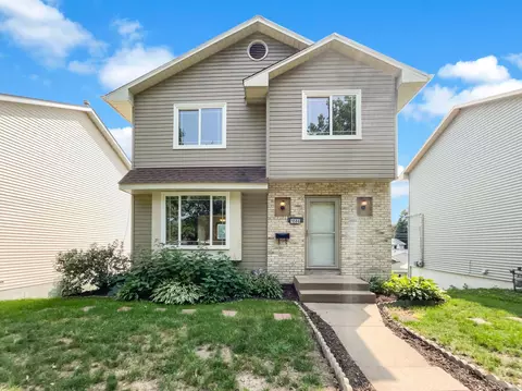 1586 Reaney Ave, Saint Paul, MN 55106