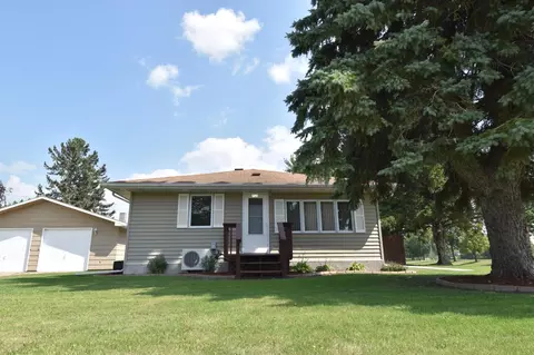 713 Dow Ave SE, Red Lake Falls, MN 56750