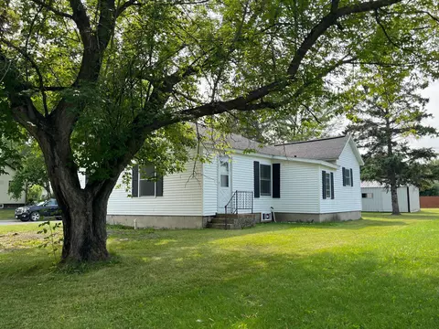203 5th Ave NW, Baudette, MN 56623