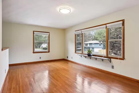 4098 Diamond Dr, Eagan, MN 55122 photo 5