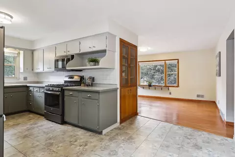 4098 Diamond Dr, Eagan, MN 55122 photo 11