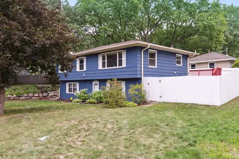4098 Diamond Dr, Eagan, MN 55122 photo 2