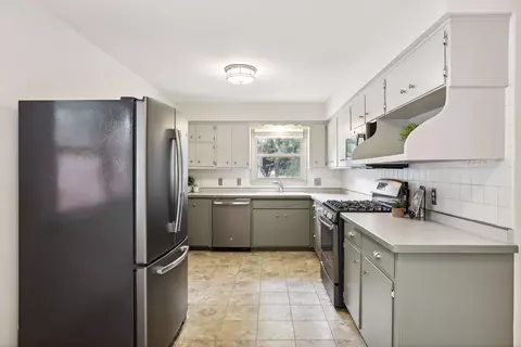 4098 Diamond Dr, Eagan, MN 55122 photo 12