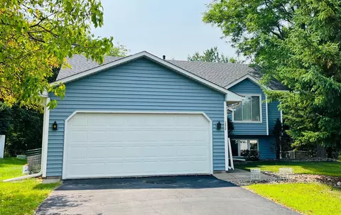1572 Pacific Ave, Eagan, MN 55122 photo 2