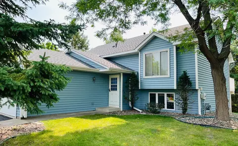 1572 Pacific Ave, Eagan, MN 55122