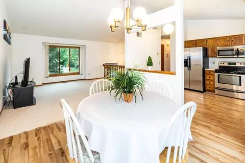 1572 Pacific Ave, Eagan, MN 55122 photo 12