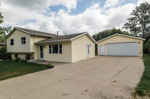 308 11th Ave NE, Stewartville, MN 55976