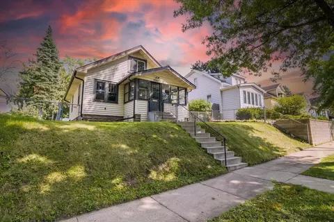 1092 Arundel St, Saint Paul, MN 55117