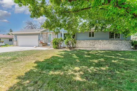 3909 Palisade Way, Eagan, MN 55122