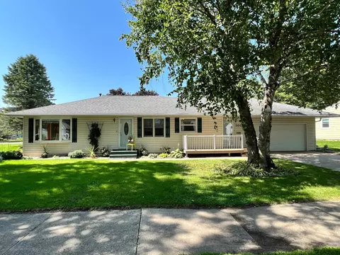 1015 Day St, Fairmont, MN 56031