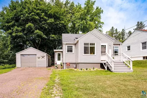 2315 Hillcrest Dr, Duluth, MN 55811