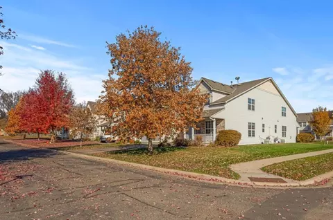 936 Cole St, Chaska, MN 55318