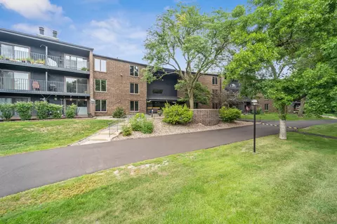 5120 W 102nd St #113, Bloomington, MN 55437