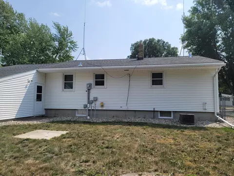 1007 Pine Ave, Marshall, MN 56258 photo 4