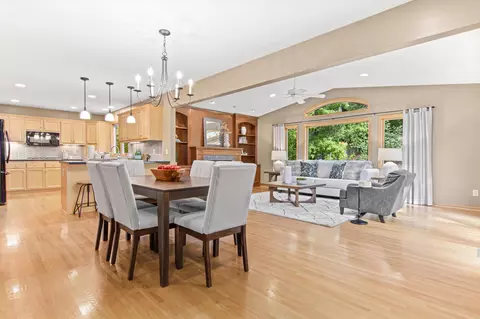 11015 Territorial Dr, Burnsville, MN 55337