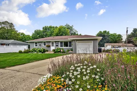 2 Laurel Ct, Faribault, MN 55021 photo 2
