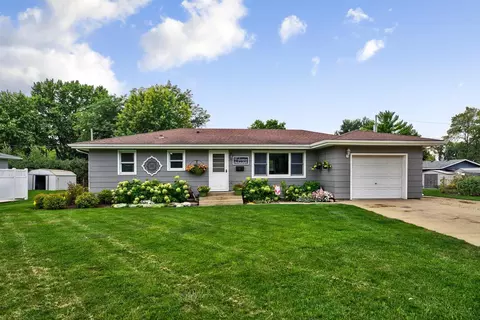2 Laurel Ct, Faribault, MN 55021 photo 3