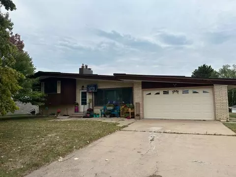 614 Indiana Ave W, Gilbert, MN 55741