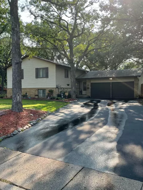 11601 Zane Cir, Champlin, MN 55316